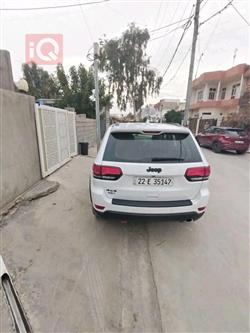 جیپ گراند شیرۆکی